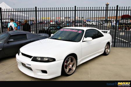 Skyline R33